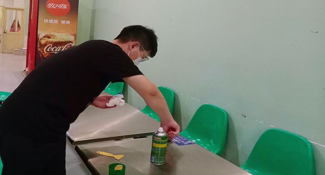 关于betway西汉姆联官网青年志愿者协会开展保持餐桌整洁，共创整洁环境活动主题